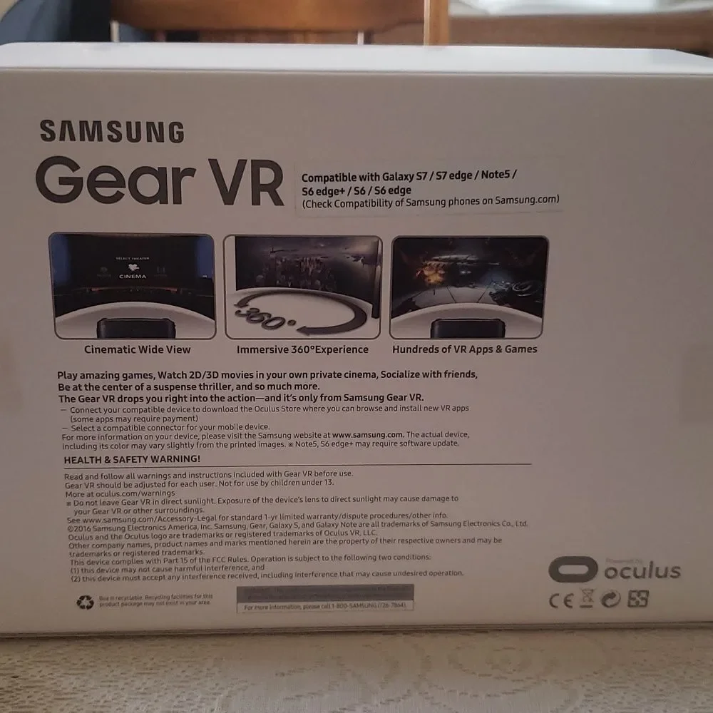 New in Box Samsung Gear VR Powered by Oculus Virtual Reality Headset SM-R323